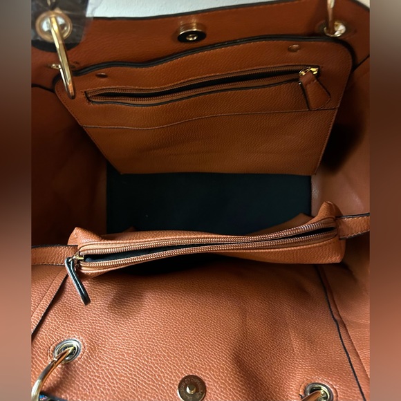 New, large black tote bag, with brown lining. Faux leather. - Picture 3 of 7